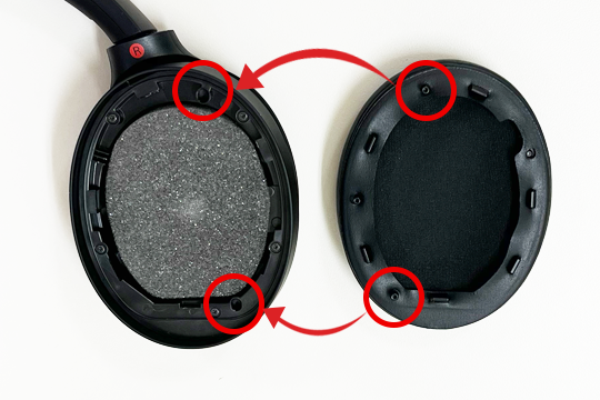 影像顯示右側耳墊的不平整處 (WH-1000XM4)