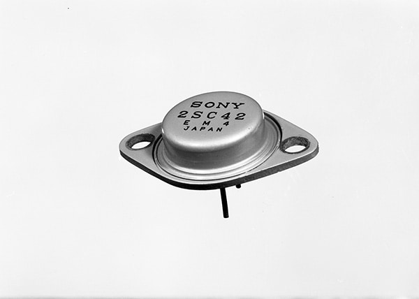 Silicon power transistors