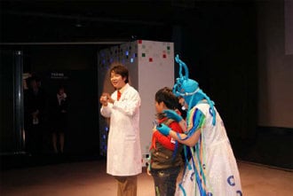Science show by museum attendants