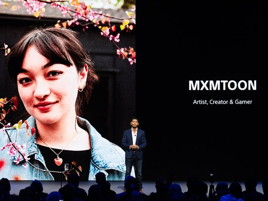 『LEGO&reg; ホライゾン アドベンチャー』の主題歌を制作したmxmtoon（エムエックスエムトゥーン）とのコラボレーションを発表するアサド・キジルバッシュ（PlayStation Productions 統括責任者）