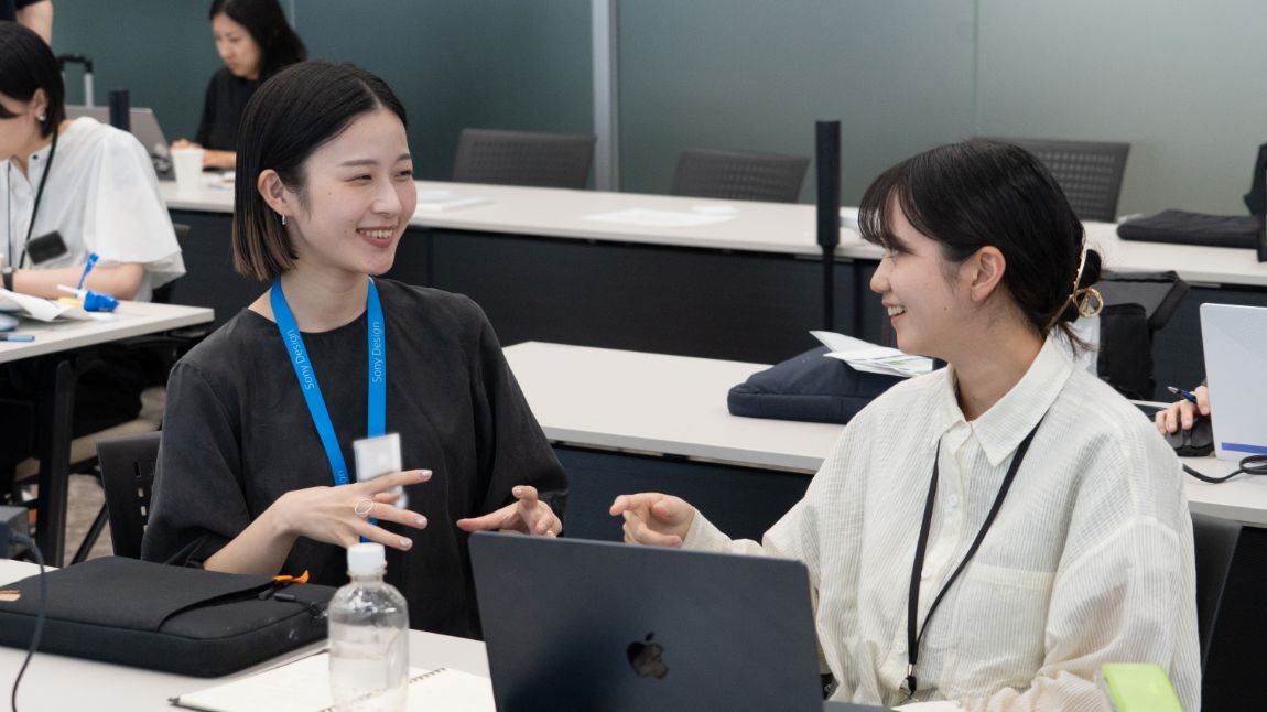 課題制作の様子の写真2